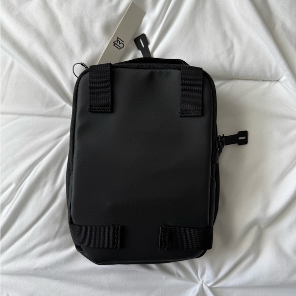 The Magnetic Company Gym Bag - Picture 2 of 6